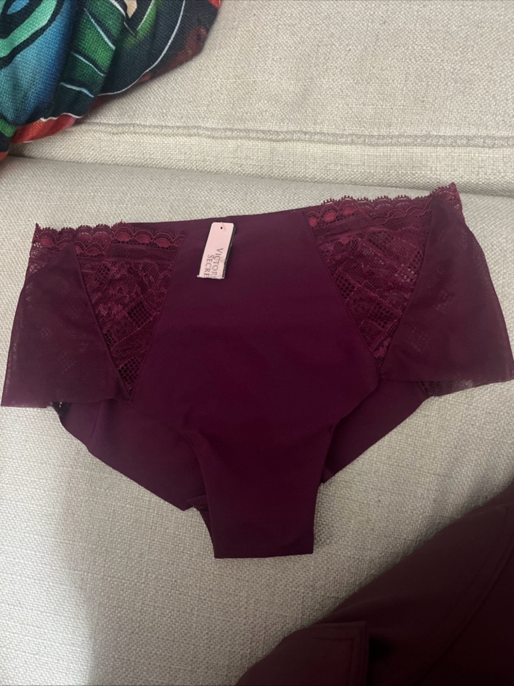 Victoria secret shortie panty pantie burgundy lace stretchy to fit body S NWT